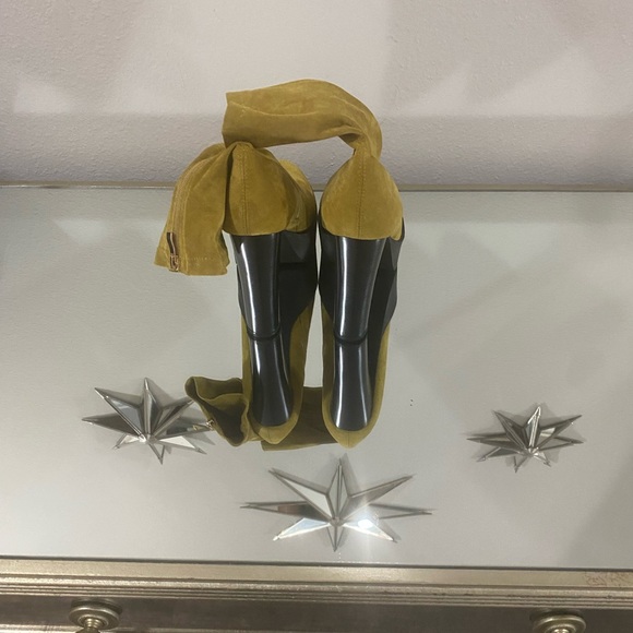 Azalea Wang Selfish Desire Boot in MUSTARD SUEDE size 8.5 - Picture 4 of 5